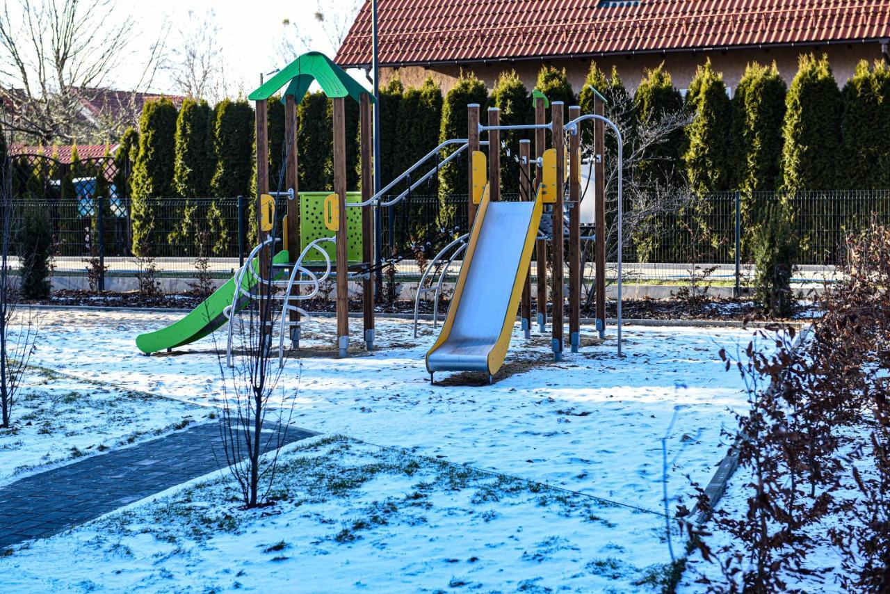 אוסטראודה Apartament Villa Park Przy Plazy Z Widokiem Na Jezioro, Taras 50 M2 מראה חיצוני תמונה